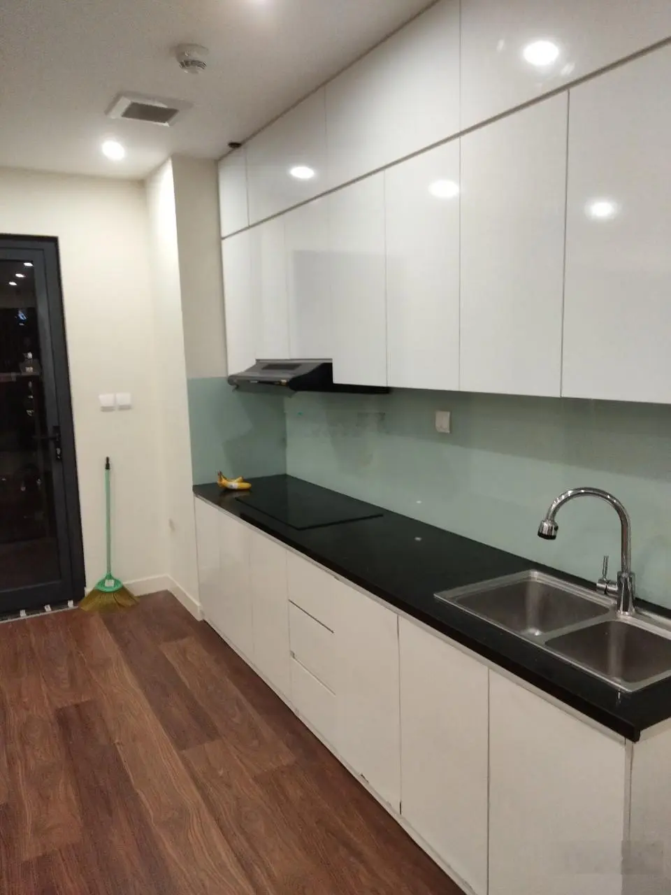 Giá thật! 3pn, 2wc, Bc Đông Nam, tầng cao, giá thật chỉ 7,3 tỷ. Nội thất cơ bản. LH: 0343 202 ***