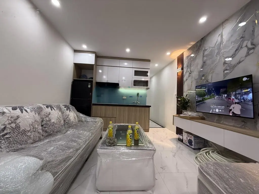 Cần Bán Căn Hộ Tập Thế Tầng 1 Mai Dịch-Đối Diện ĐH Thương Mại .3 Ngủ .2 Wc .Ô Tô Đỗ Cưa .Giá 3,9 Tỷ