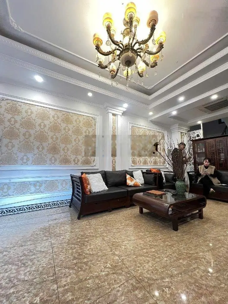 Bán nhà dân xây đường thái hà, đống đa. sổ hoa hậu - 2 view thoáng vĩnh viễn - oto vào nhà, sát phố