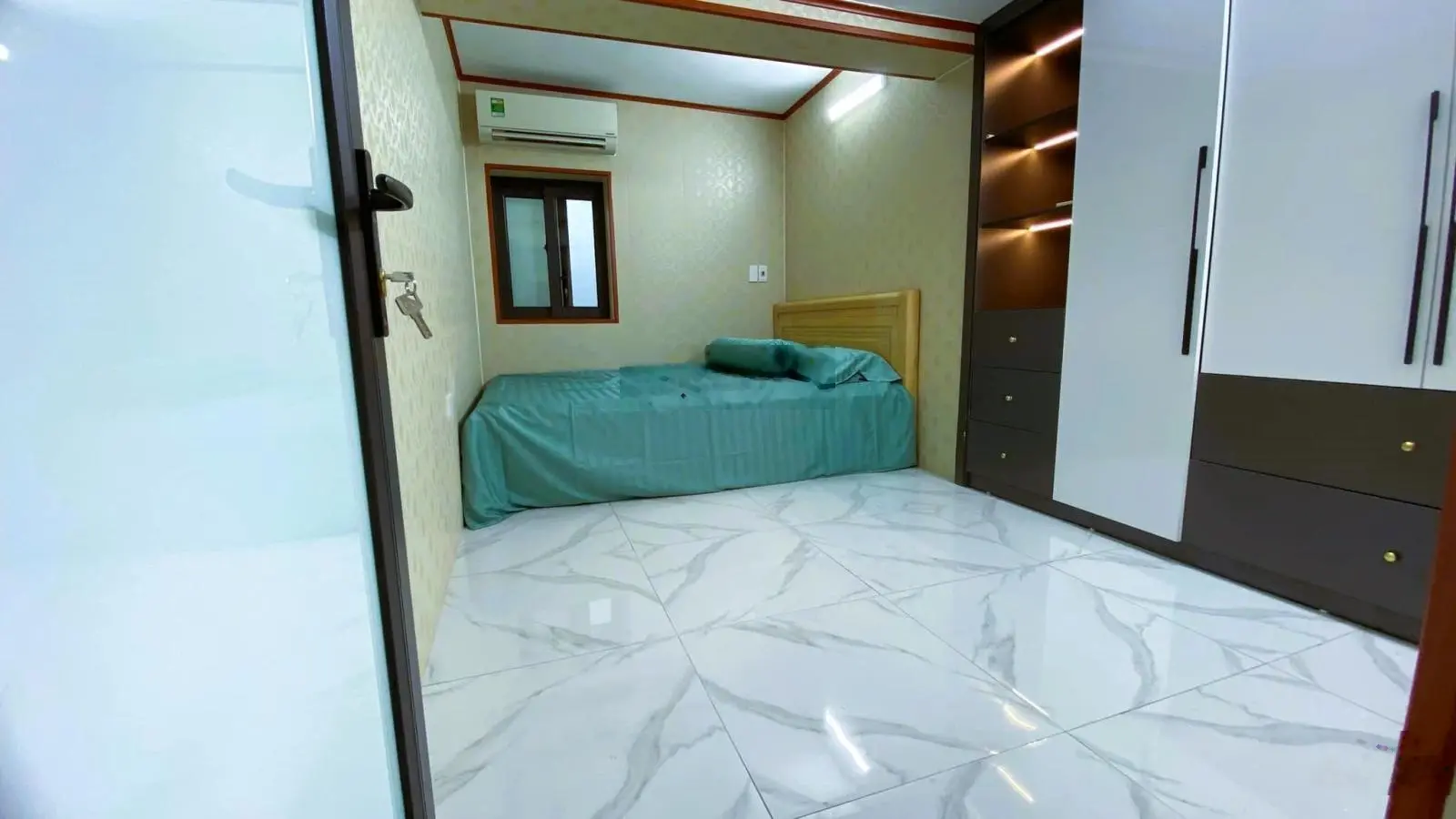 2.75 tỷ-ô tô đỗ cửa-tập thể tầng 1- 3 ngủ full nội thất-tân mai-đền lừ-hm