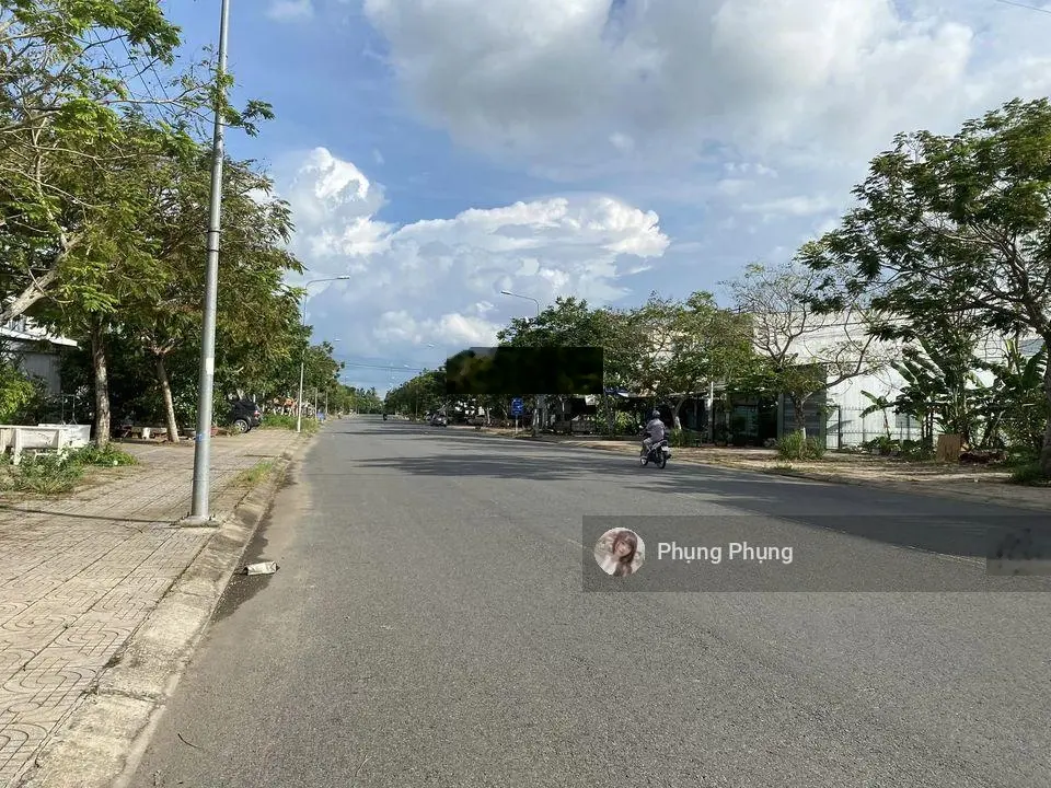Bán gấp lô đất full thổ ngay Trưởng Tiểu Học Phú Hưng, Bến Tre, dt 100m2, giá chỉ 600tr, SỔ RIÊNG