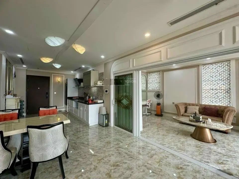 Chính chủ cần bán chung cư Oriental Plaza, DT 80m2, 3 PN, giá 2.5 tỷ. LH mình 0931 177 **** Yến