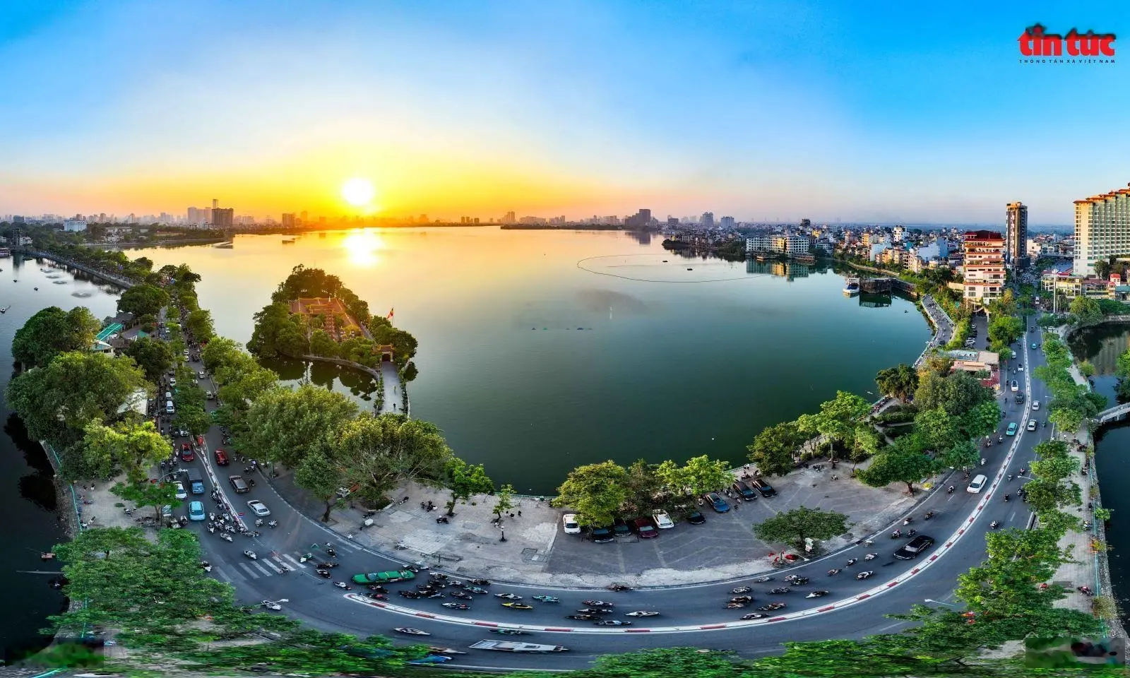 Chính chủ tôi cần bán tòa apartment 6 tầng thang máy lô góc đẹp ô tô đỗ cửa kd luôn full phòng
