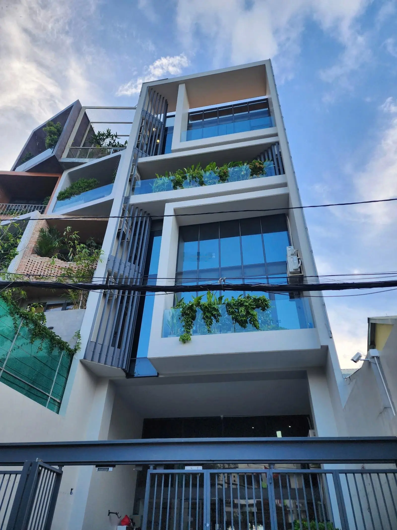 Cần Bán Gấp ! Tòa nhà hẻm VIP Nam Kỳ Nghĩa Nghĩa Q3 , DT 8 x 20m 7 tầng giá 53 tỷ TL