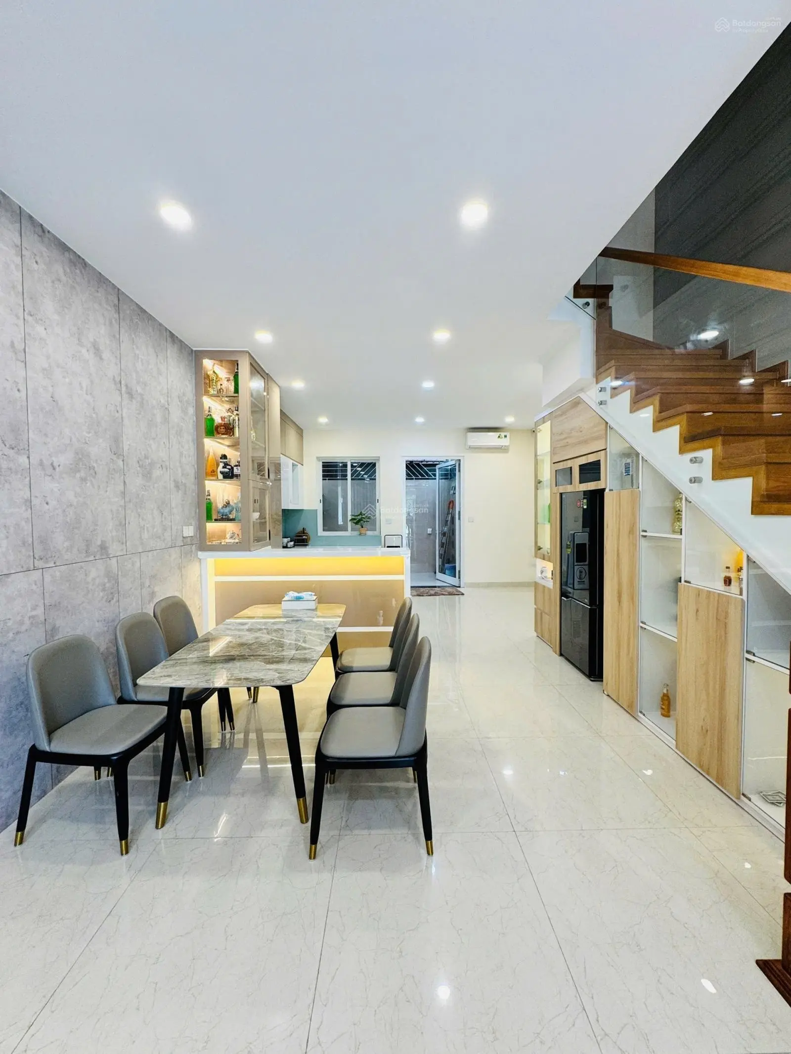 Bán căn đối diện hồ bơi gói 8 Capella Nha Trang, nội thất đẹp chỉ 7.2 tỷ (Rẻ nhất thị trường)