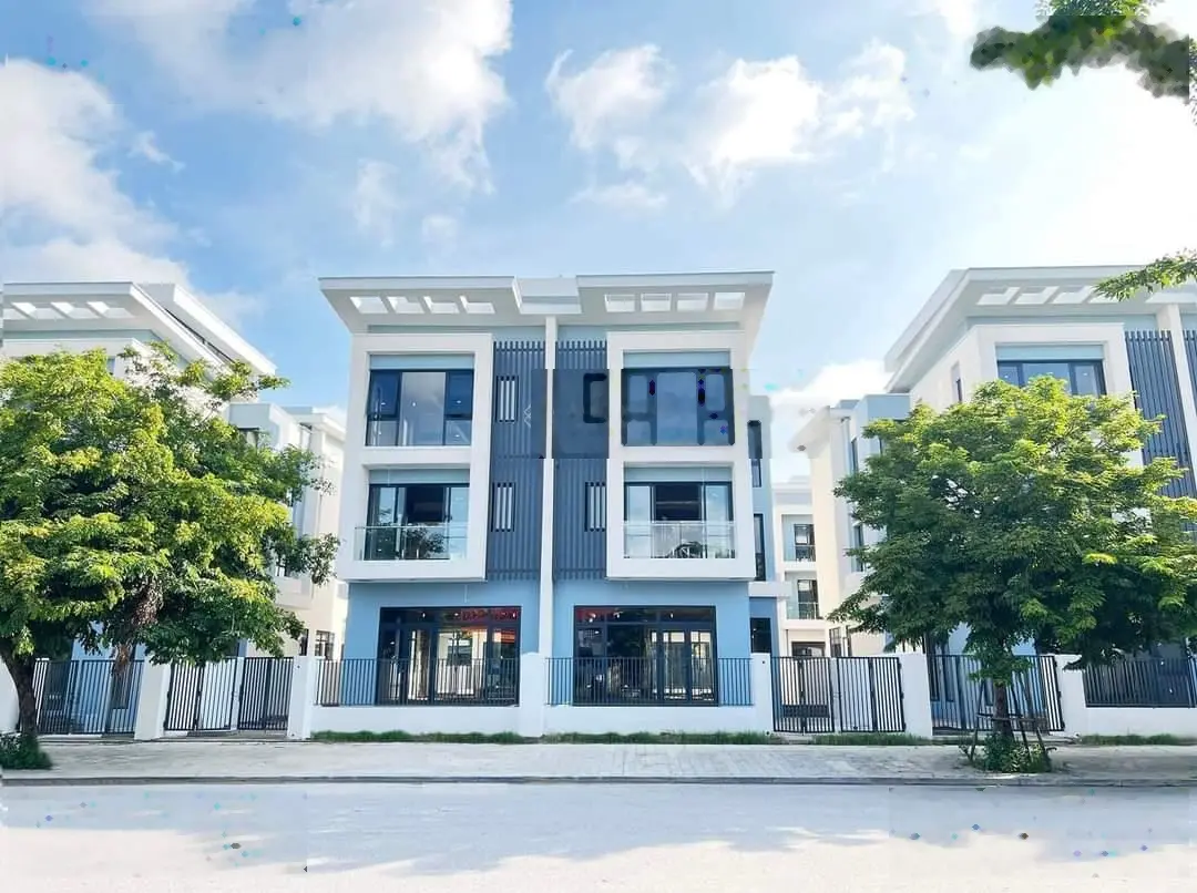 31 tỷ - bán gấp - biệt thự song lập 180m2, mặt tiền 9m - an quý villa