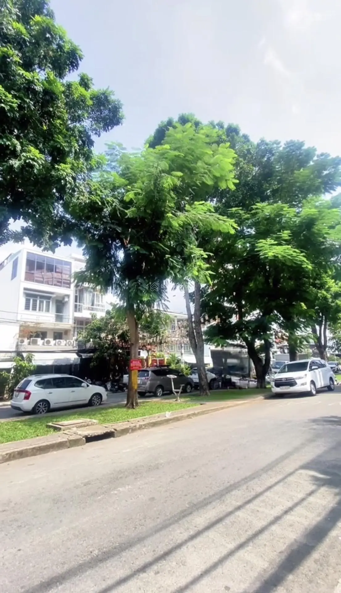 Bán nhà mặt tiền đường đôi 30m đường đẹp nhất phường Tân Kiểng, Quận 7 (vị trí KDMB sầm uất nhất)