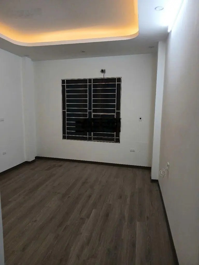 Nhà Phú Đô - tt Mỹ Đình căn 35M2 - 5 tầng rộng rãi - ngõ 3 gác - giá 6,1 Tỉ có bớt.