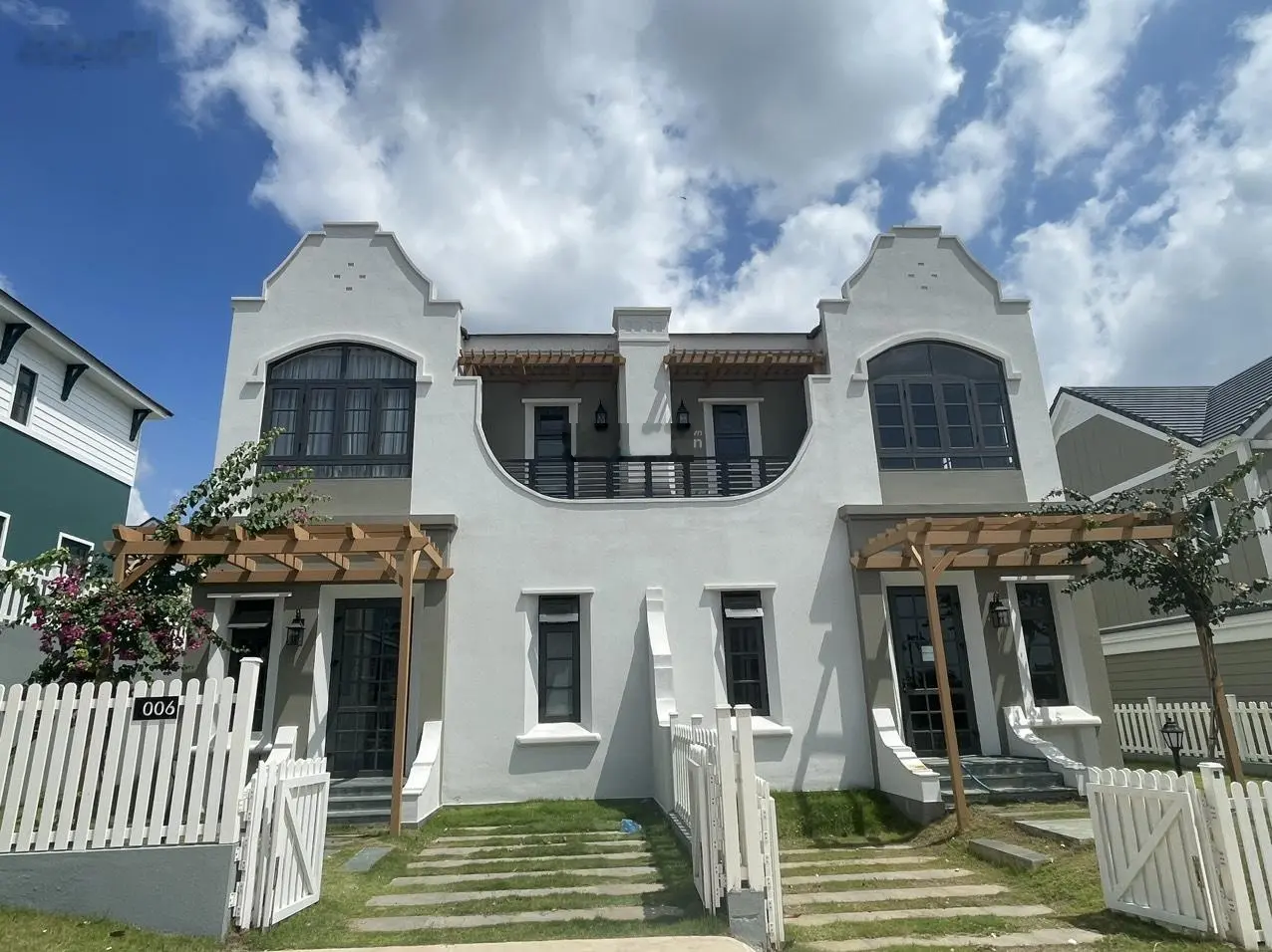 Chuyển nhượng Biệt thự hướng BIển Novaworld Phan Thiết Giá bán: 4.3 tỷ Bao thuế phí LH: 0966765282