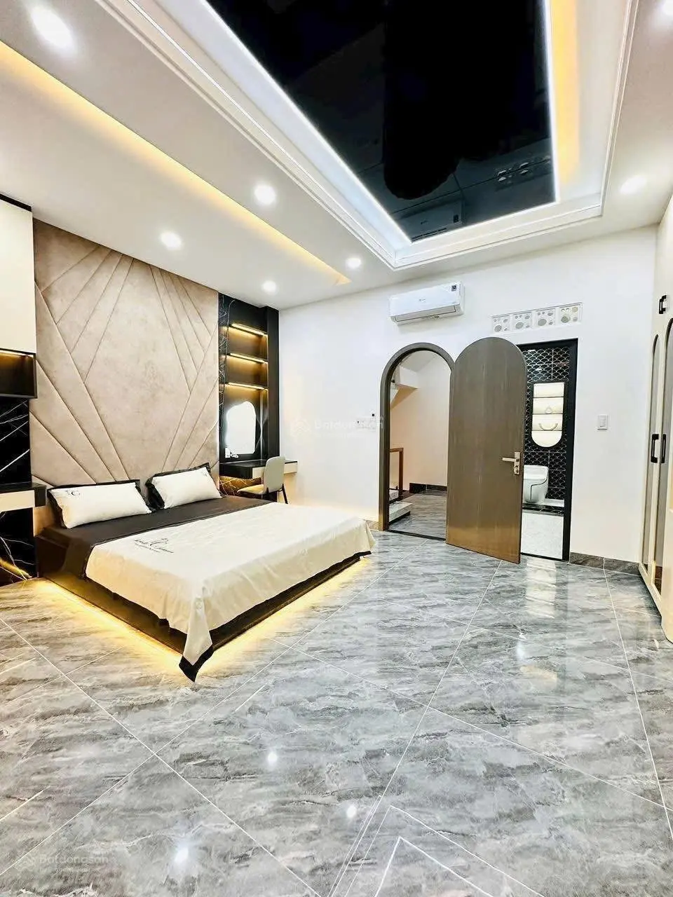 Hốt bạc nhà bán gấp cho thuê tại Lê Đại Hành, 3,55 tỷ, 59,3m2, sổ riêng chính chủ hẻm xe hơi