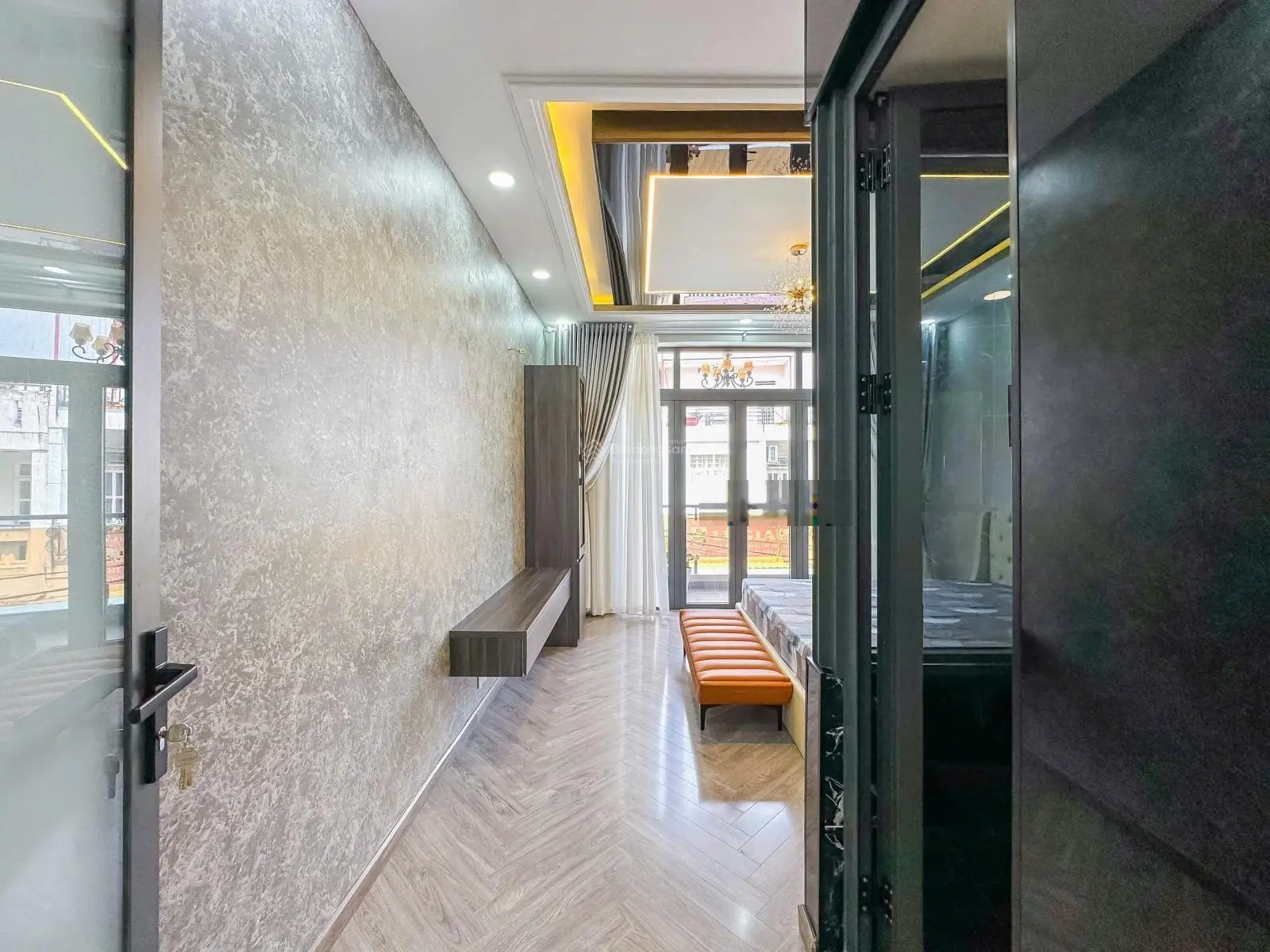 Bán nhà sổ riêng 60m2 hoàn công 3 tầng đầy đủ nói thất gần quận 7 chỉ 300m
