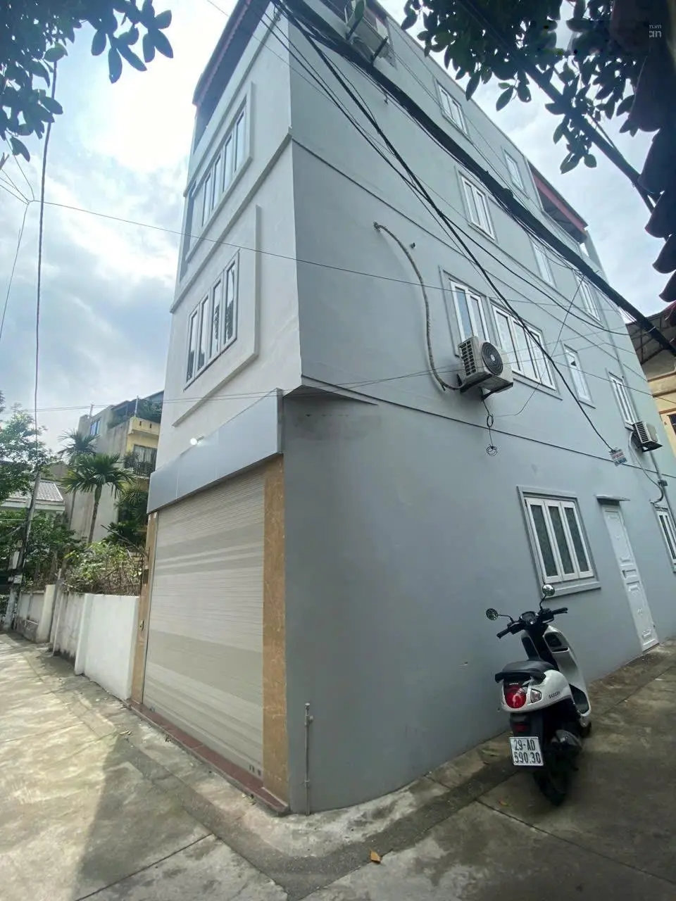Nhà Nhà dân xây Ngọc Thuỵ 4 tầng 4 pn chắc chắn, thoáng sáng, ô tô 4 chỗ qua nhà, nở hậu giá tốt!
