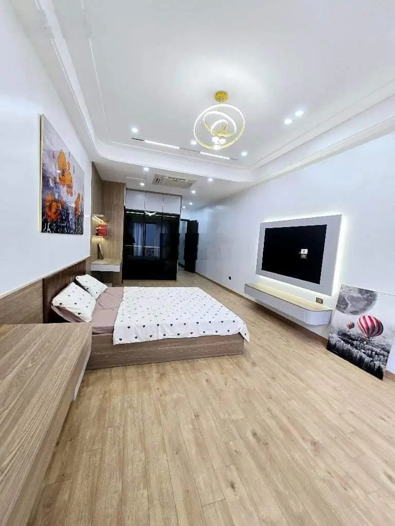 BánNhàPhốĐàmQuangTrungLong Biên53m2 ,Gara,TM,GiáChào 9Tỷ hơn