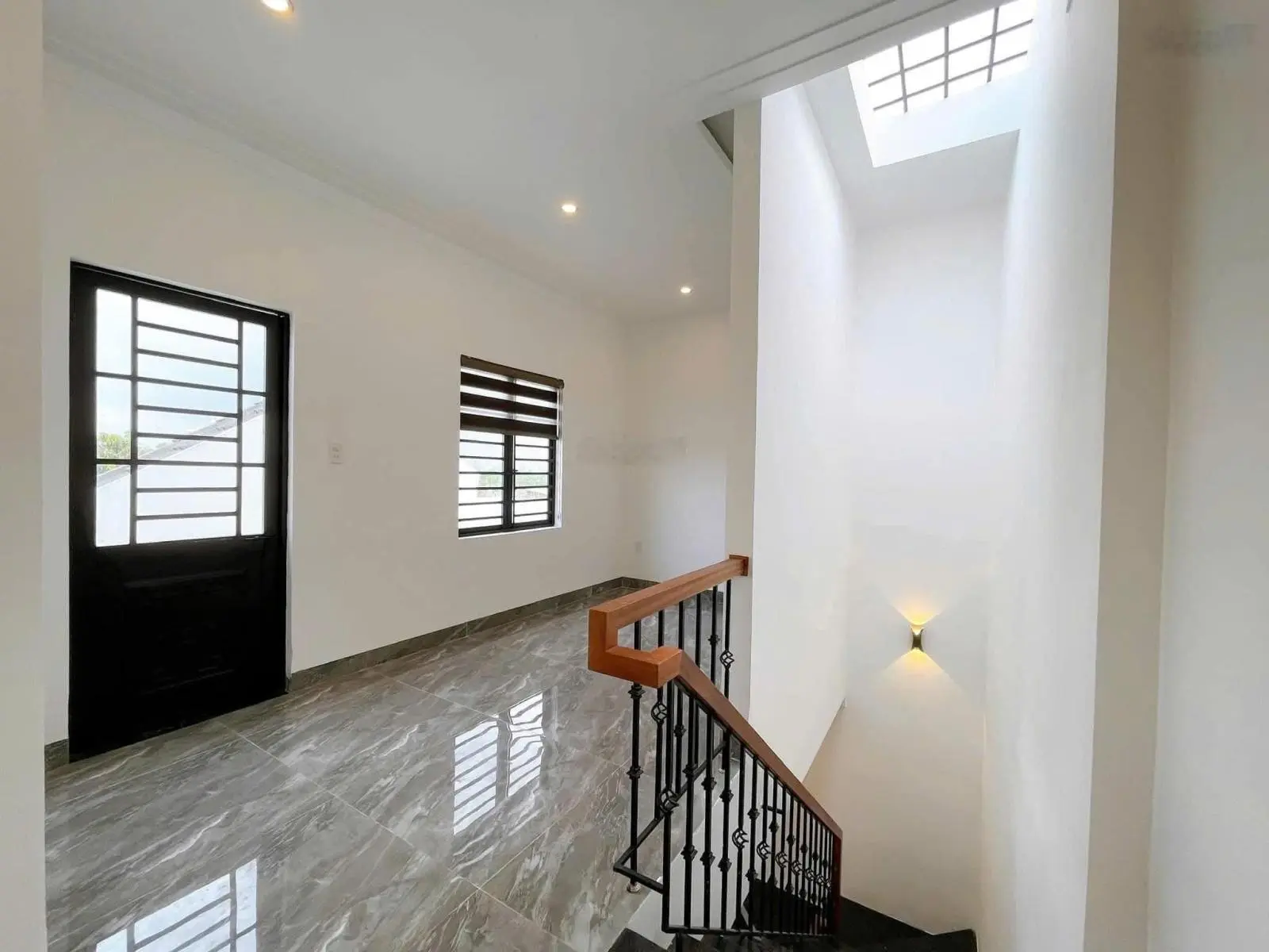 Cần bán biệt thự 2 mặt tiền kiệt gần trường Duy Tân, diện tích lớn 107m2, giá nhỉnh 4 tỷ