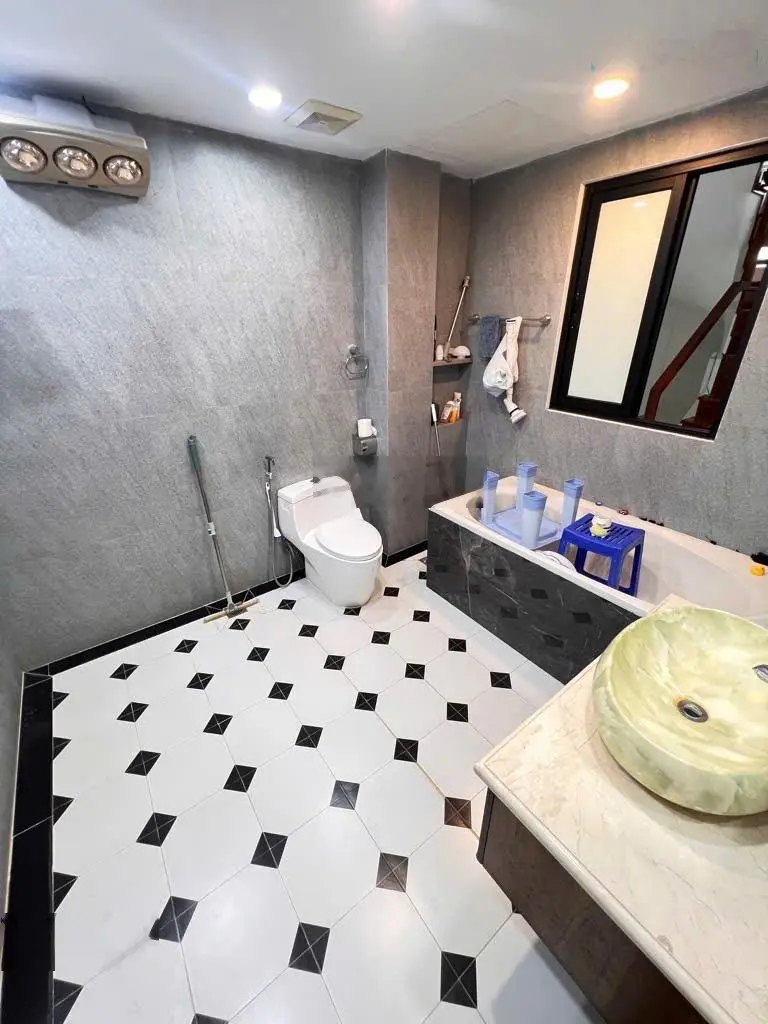 Bán nhà 6 tầng, thang máy, gara 2 ô tô, Phúc Lợi, Long Biên - Giá 14,65 tỷ