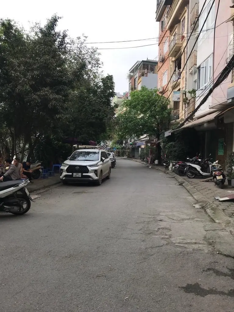 Bán nhà Phương Mai. 46m 4 tầng mặt tiền 5m chỉ 5,2 tỷ. View Hồ Phương Mai, gần ô tô