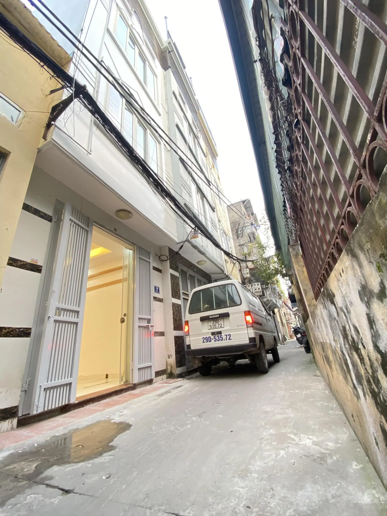 DT: 31.5m2 xây 4.5 tầng mới. Ôtô đổ cổng phố Thanh Lân giá hơn 4 tỷ
