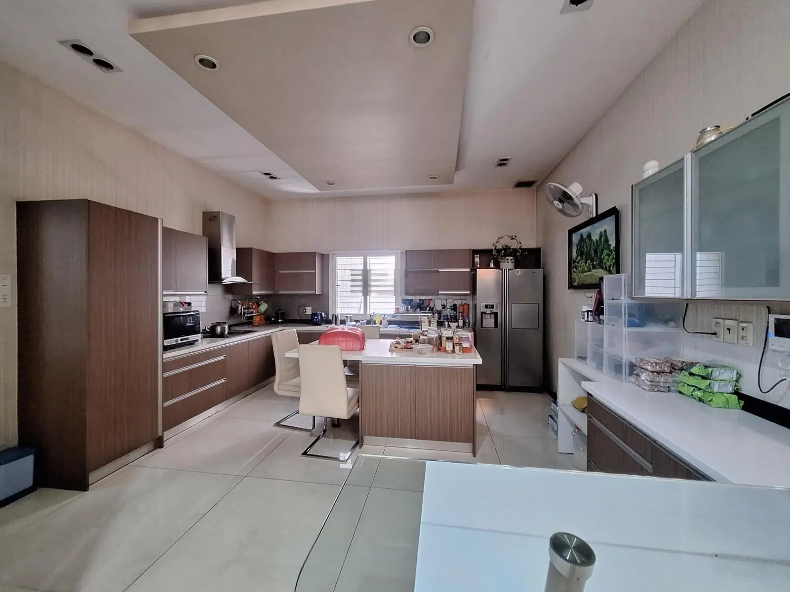 Bán biệt thự 2 mặt tiền đường, Khu Vip Bình Thọ, TP Thủ Đức. DT 1.200m2(30*40)- 3 tầng hoàn công