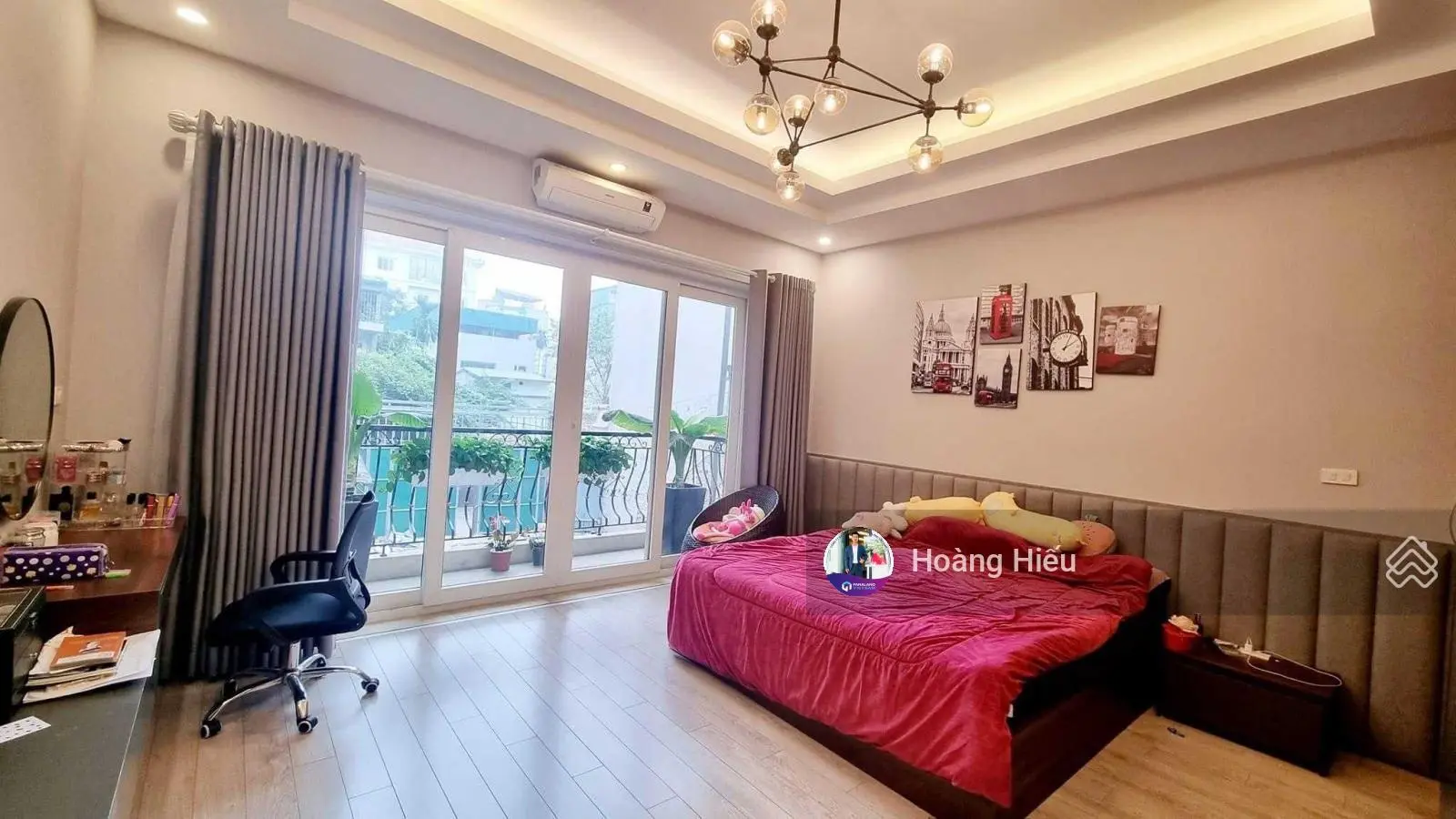 Cực hiếm, nhà mới Cầu Giấy, sát phố, phố kinh doanh, ngõ 3,5m, tặng nội thất mới xịn 43m2