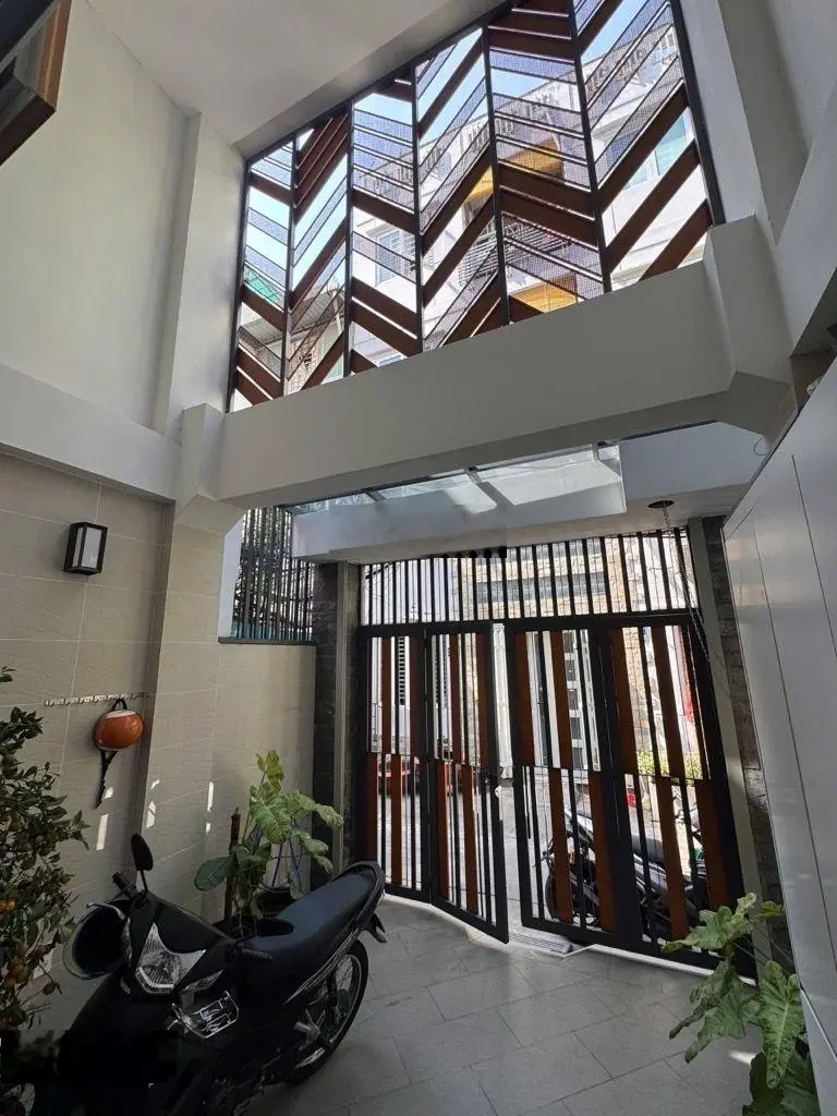 Bán Nhà Riêng Cao Thắng, 12 tỷ, 60 m2, 4PN, 5WC, có thang máy , nhiều tiện ích