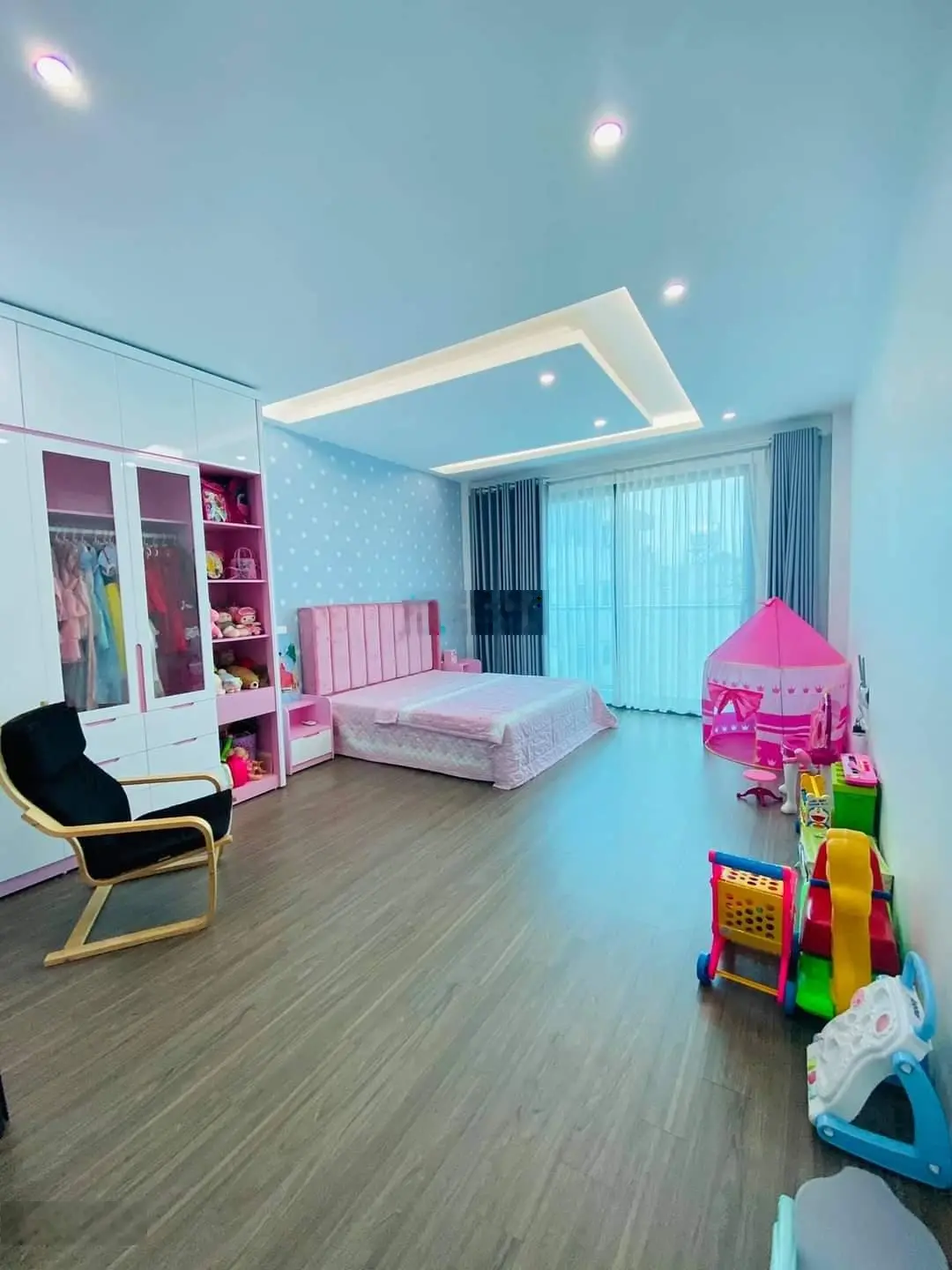 Chỉ 11 tỷ sở hữu MTKD phường Tân Thành, Tân Phú diện tích 6.7x17m, 3 tầng sổ vuông như tờ A4