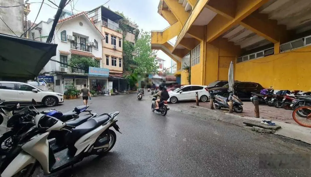 Bán nhà mặt ngõ phố Trịnh Hoài Đức Đống Đa ngay gần sân vận động hàng đáy 25m2 x 5tầng 3PN 3,7tỷ