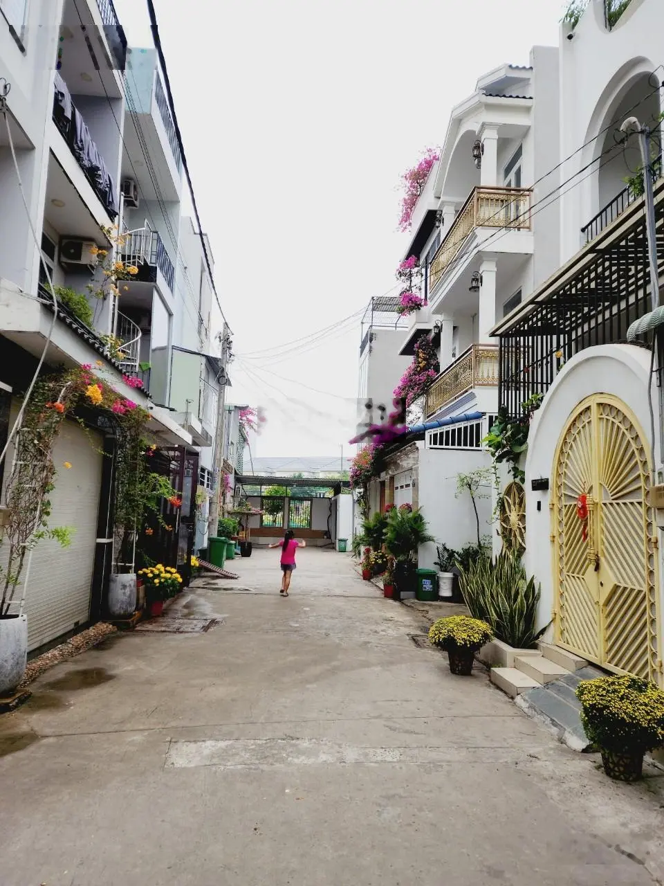 Đôc tôn! 5.9 tỷ nhà 1T2L đẹp full nội thất. Sát MT Liên Phường. KDC đồng bộ, hẻm xe hơi sạch sẽ