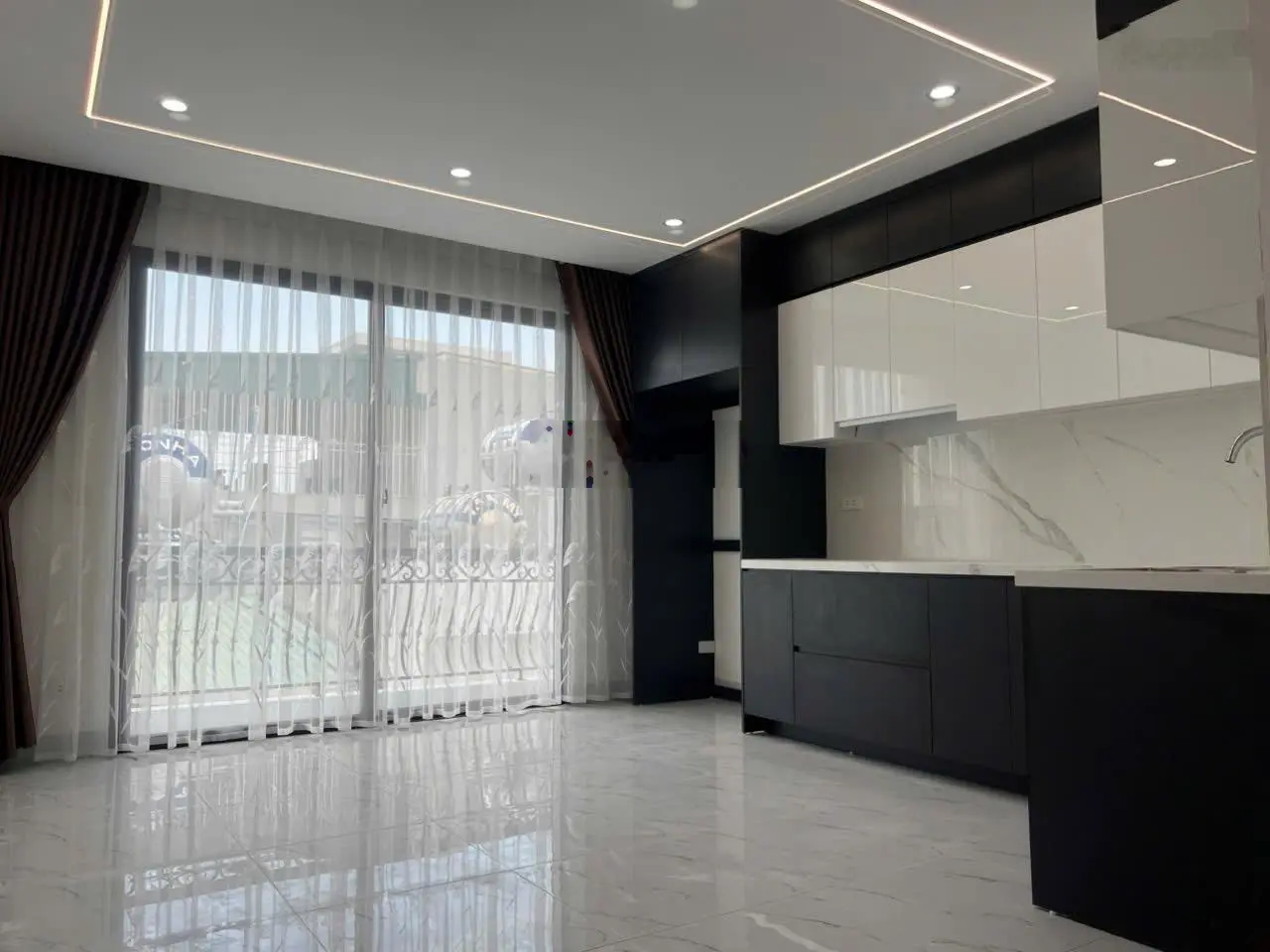 Chính chủ bán nhà 38 m2 xây 6 tầng thang máy full nội thất 8.5 tỷ