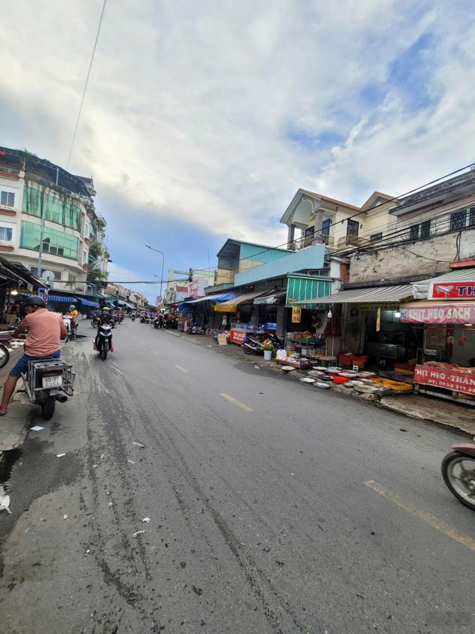 Bán nhà 1 trệt 1 lầu MT đường Cô Bắc chợ Dĩ An 1, P. Dĩ An, tp Dĩ An