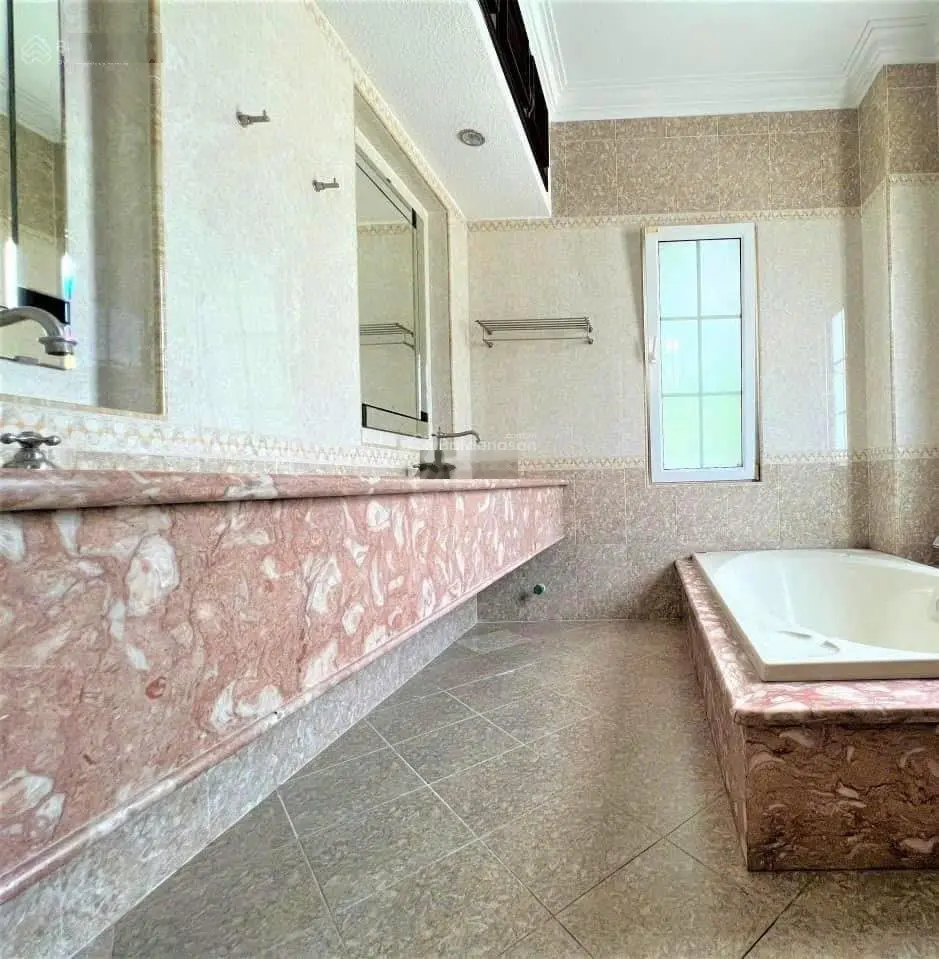 Định cư bán gấp BT ngay Nguyễn Văn Hưởng 12x27 CN 308m2 hướng ĐN trệt 2 tầng chỉ 53 tỷ sẵn HĐT