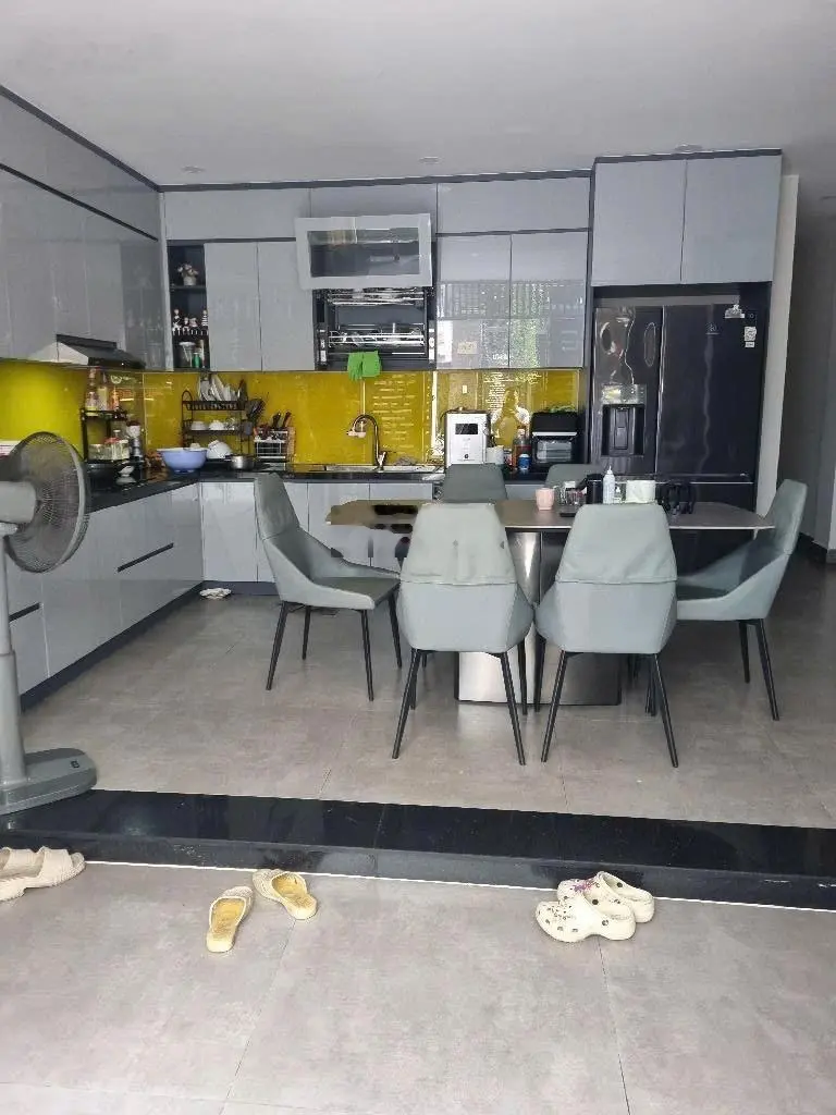 Nhà mới hẻm nhựa 6m đường Lê Văn Sỹ, P. 13, Quận 3, 5.2m x 15. Giá 13. X tỷ