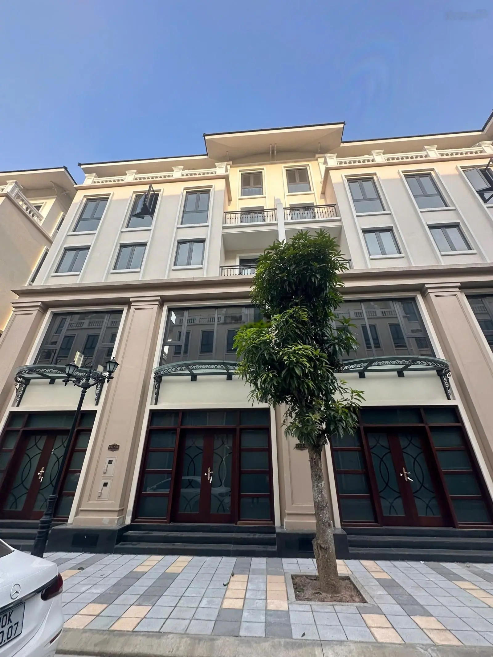 Bán gấp Vịnh Tây 75m2 nằm giữa 10 tòa Masteris, trường học, đường thông hơn 8,9tỷ giá rẻ nhất VHOP3