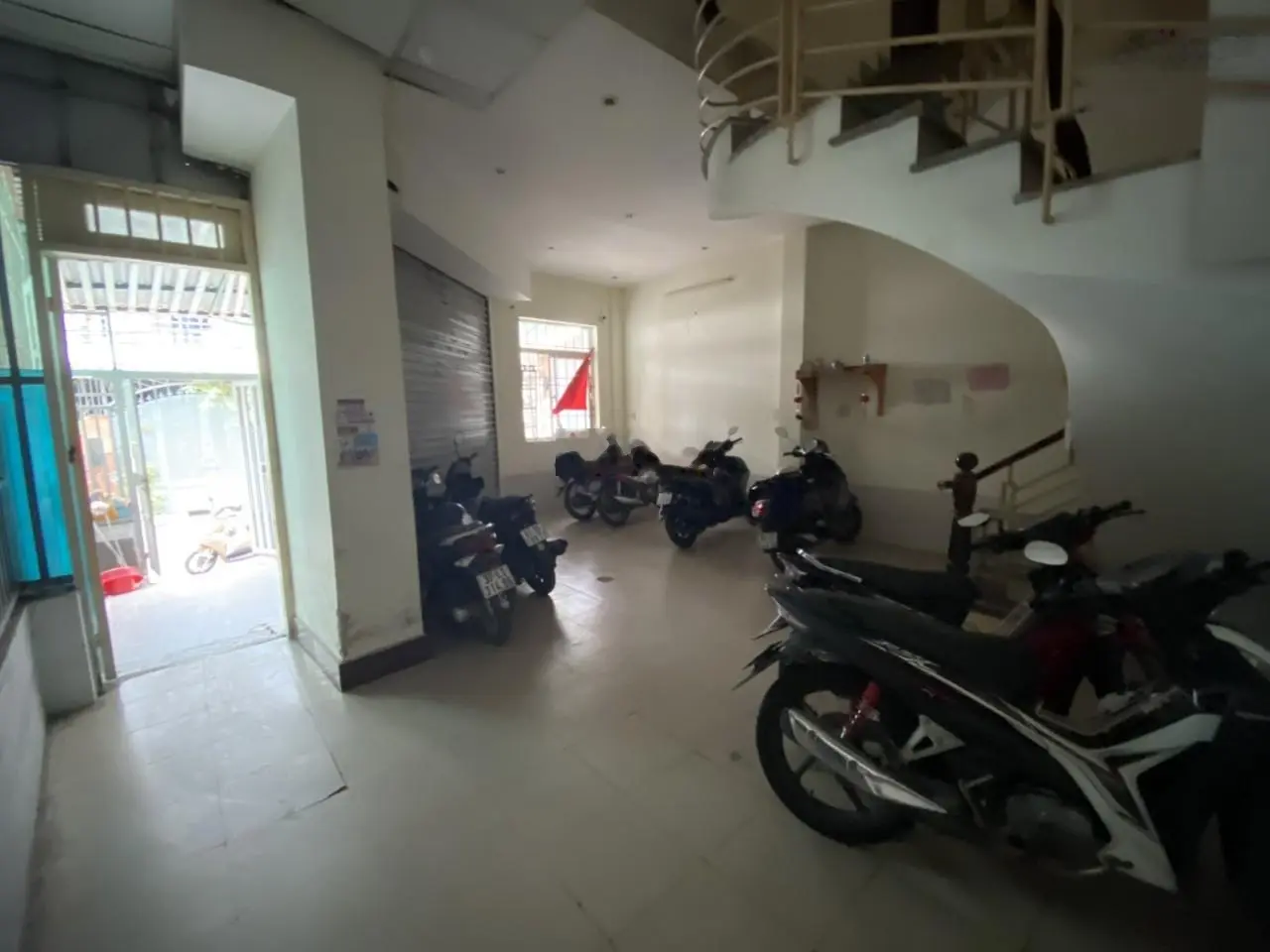 Góc 2 mặt tiền HXH Ung Văn Khiêm thông D5 6,85x14m 5 tầng đã hoàn công gồm 8PN khai thác CHDV