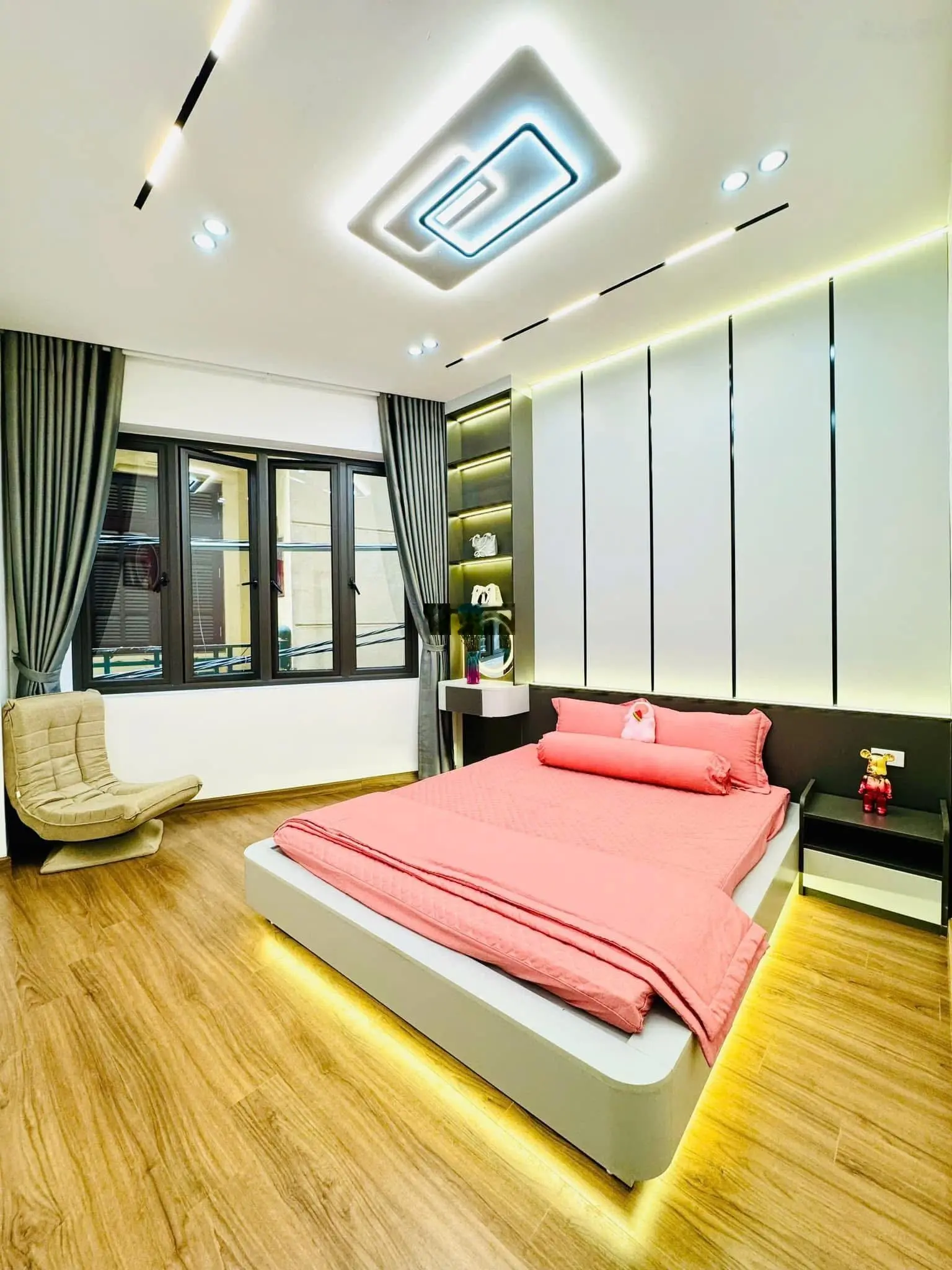 Đây rồi! bán nhà lô góc 45m2, 5 tầng, nhà mới đẹp - gần phố - ô tô - lạc long quân. chỉ 8.45 tỷ