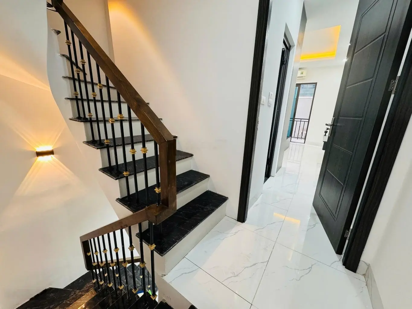 **cực đẹp**bán nhà do nha, tây mỗ: 33m-5tầng, ôtô đỗ cổng, sát mặt ngõ - giá 4tỷ hơn lh: 0975829946
