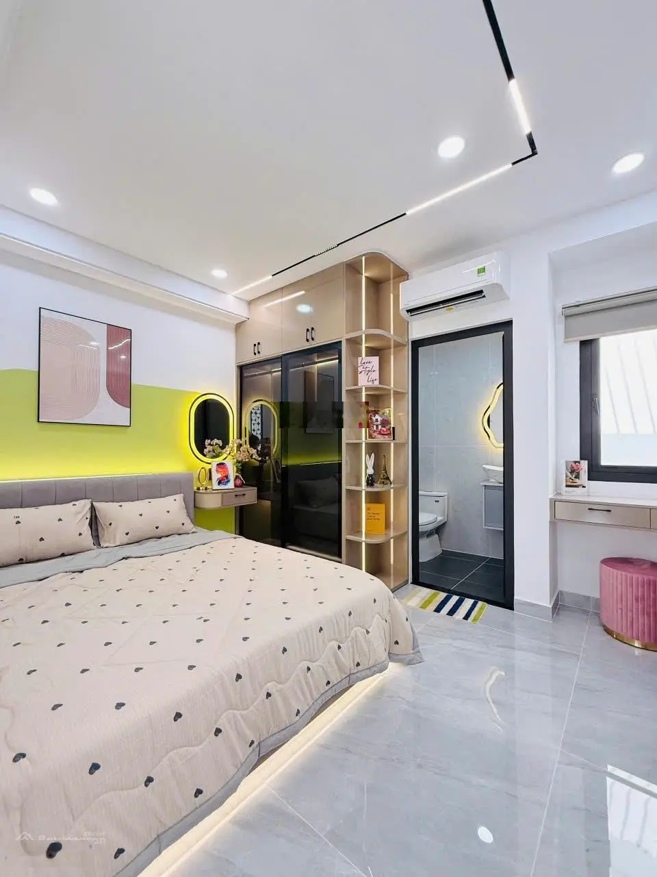 Bán nhà đẹp 1 sẹc thẳng, sát mặt tiền Đ. Nguyễn Tư Giản, 3PN, phòng thờ, 5WC, trệt lửng 2 lầu, P.12