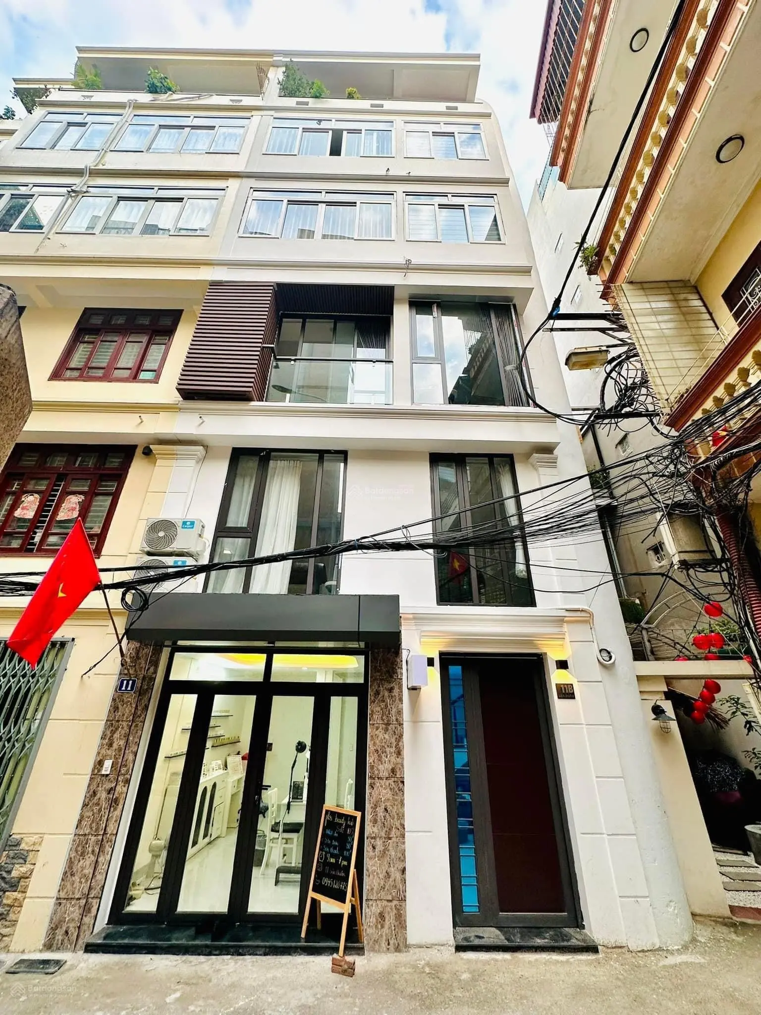 Bán nhà Trung Tâm Đống Đa Ô Tô Vào Nhà 6 Tầng 6M Mặt Tiền 20M Ra Phố Ở Hay Cho Thuê Hay Kinh Doanh