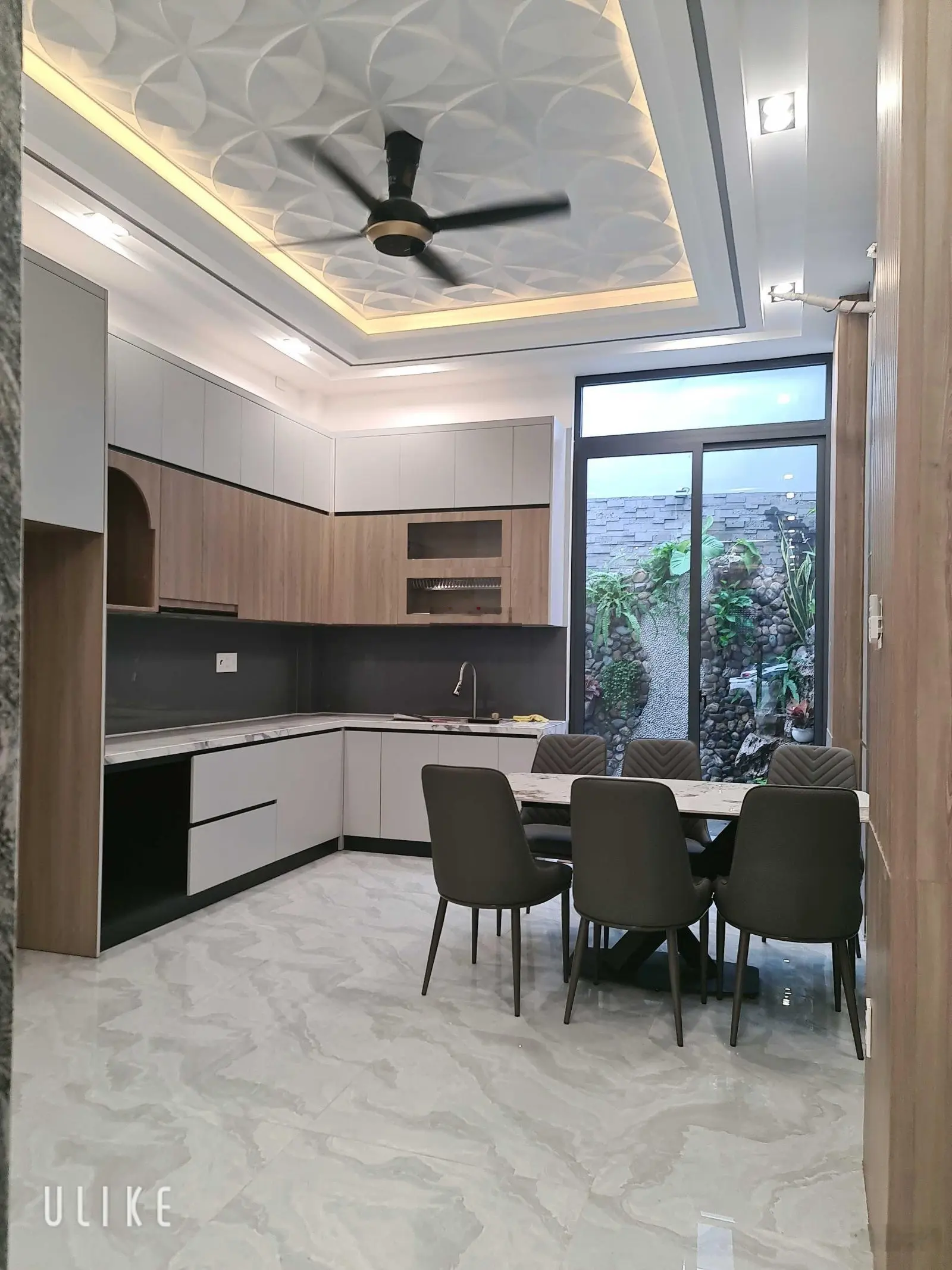 Bán nhà 4 lầu ST mới 100% MT đường số Lý Phục Man, P. Bình Thuận, DT 4 x 25m