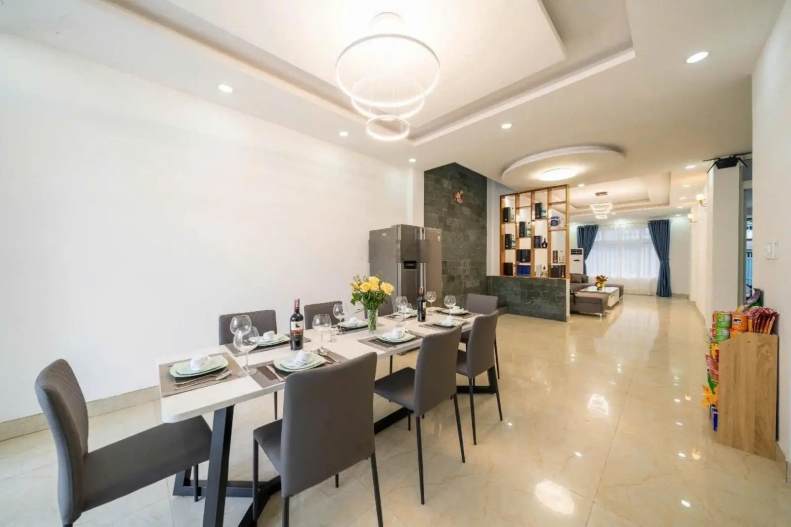 Bán biệt thự có hồ bơi phường Thảo Điền - Quận 2 - HĐT 65 triệu - hơn 200m2 - 40 tỷ
