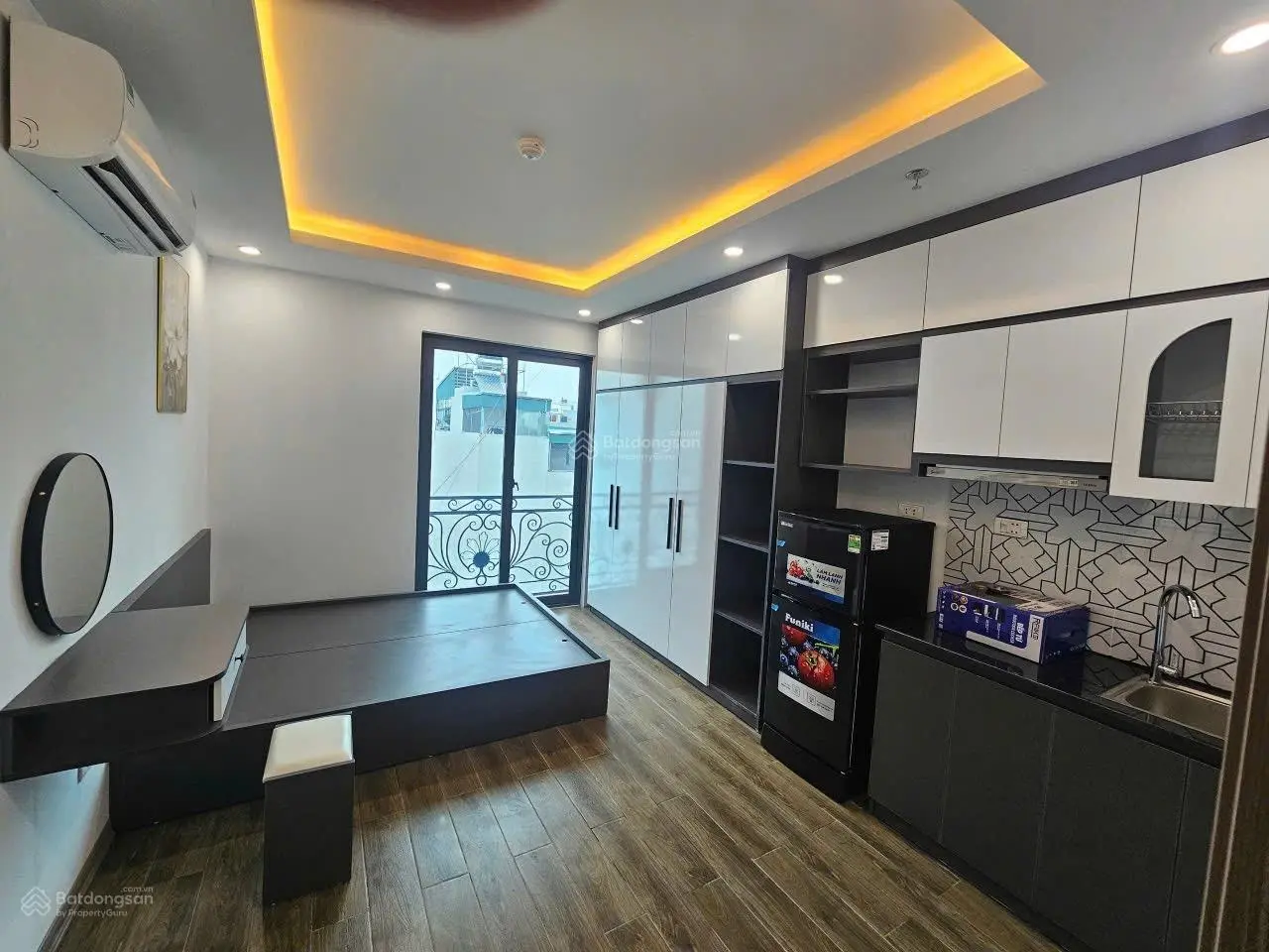 Giá thơm! Toà CHDV phố Chùa Láng 90m2*7T/25P full đồ, dòng tiền 160tr/th, Đủ PCCC&GPXD, ngõ thông