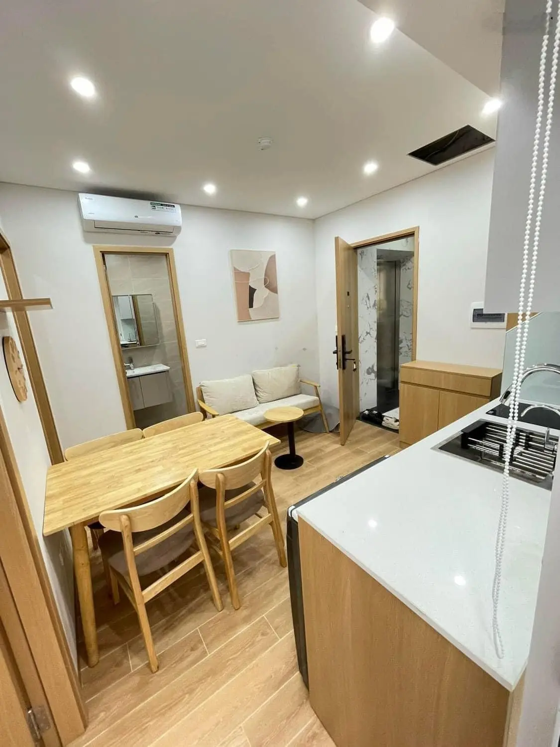 Nhanh! Bán nhà 90m2 - 7T thang máy - lô góc - ô tô - 16 phòng KK - DT 100tr/th - Xuân La, Xuân Đỉnh