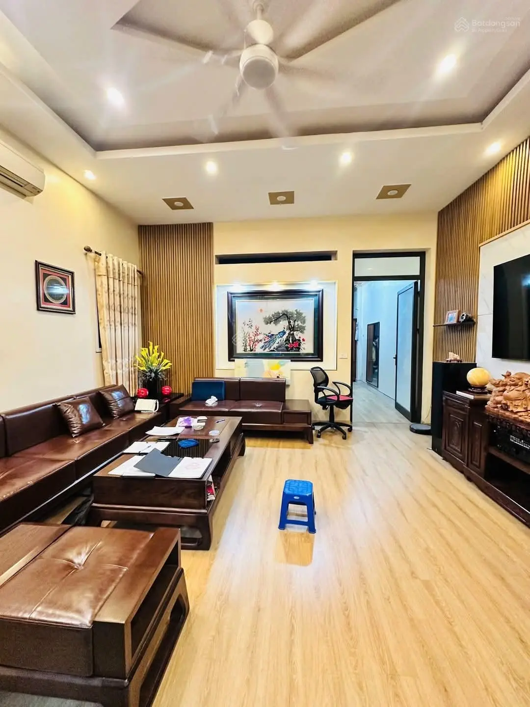 Bán nhà mặt phố đức thắng. 100 m2, 3 tầng, vỉa hè, xe buýt tránh. kinh doanh, giá nhỉnh 18 tỷ