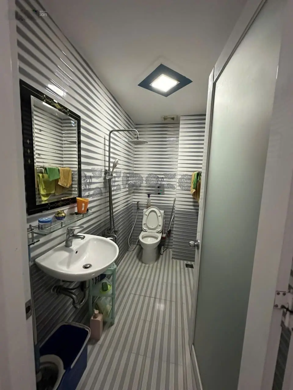 Hẻm oto phường linh đông, 1 trệt 2 lầu + st, 4pn, 3wc, cách 20m ra vành đai 2, giá chỉ 6,65 tỷ