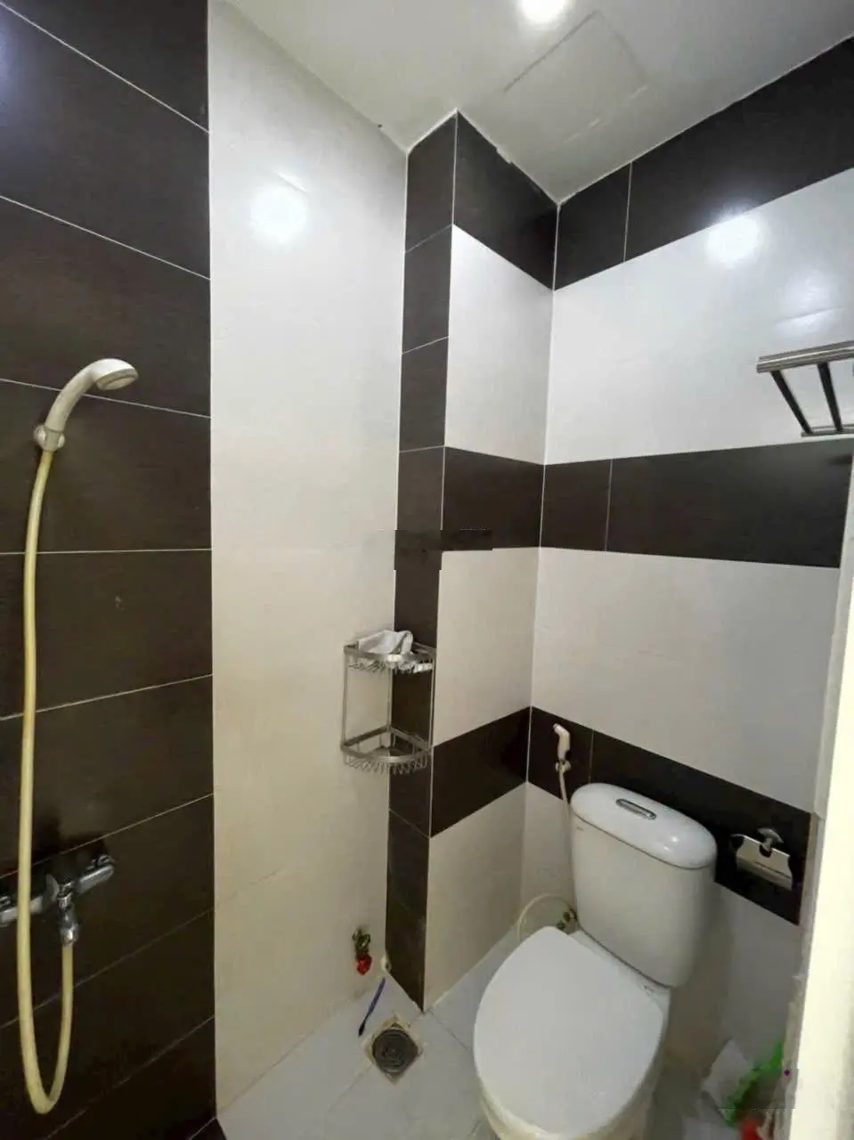 Bán nhà P13, Q10 DT sàn 95,6m2 DT 3,35 m2 x 9m2, nở hậu 4,2m 1 trệt, 2 lầu, 4PN 3WC, giá 5.5 tỷ sổ