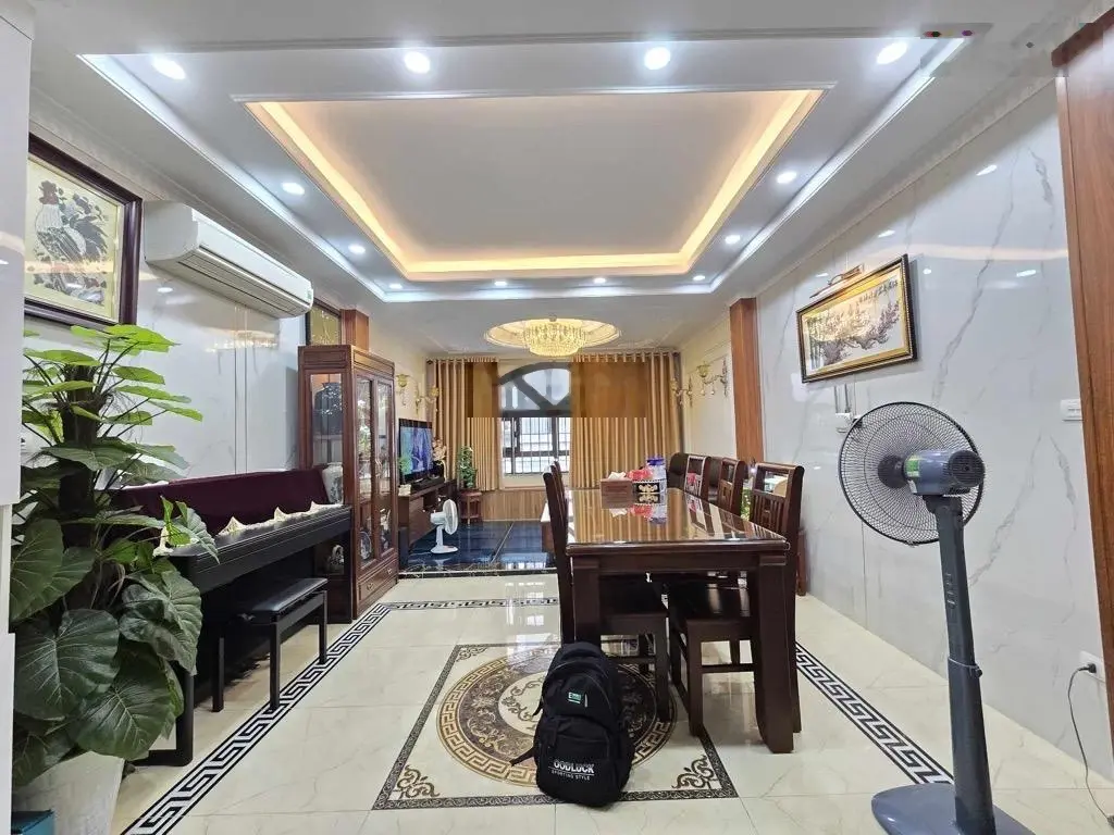 Ô tô tránh- kinh doanh đỉnh- nhà dân xây cực chất lượng- chủ cần bán gấp