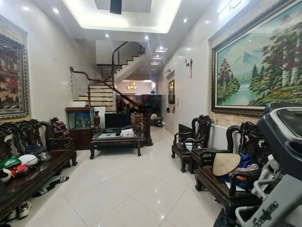 Bán nhà Mỹ Đình lô góc - 4 tầng - diện tích 50m2 - sát đường lớn - đi lại thuận tiện