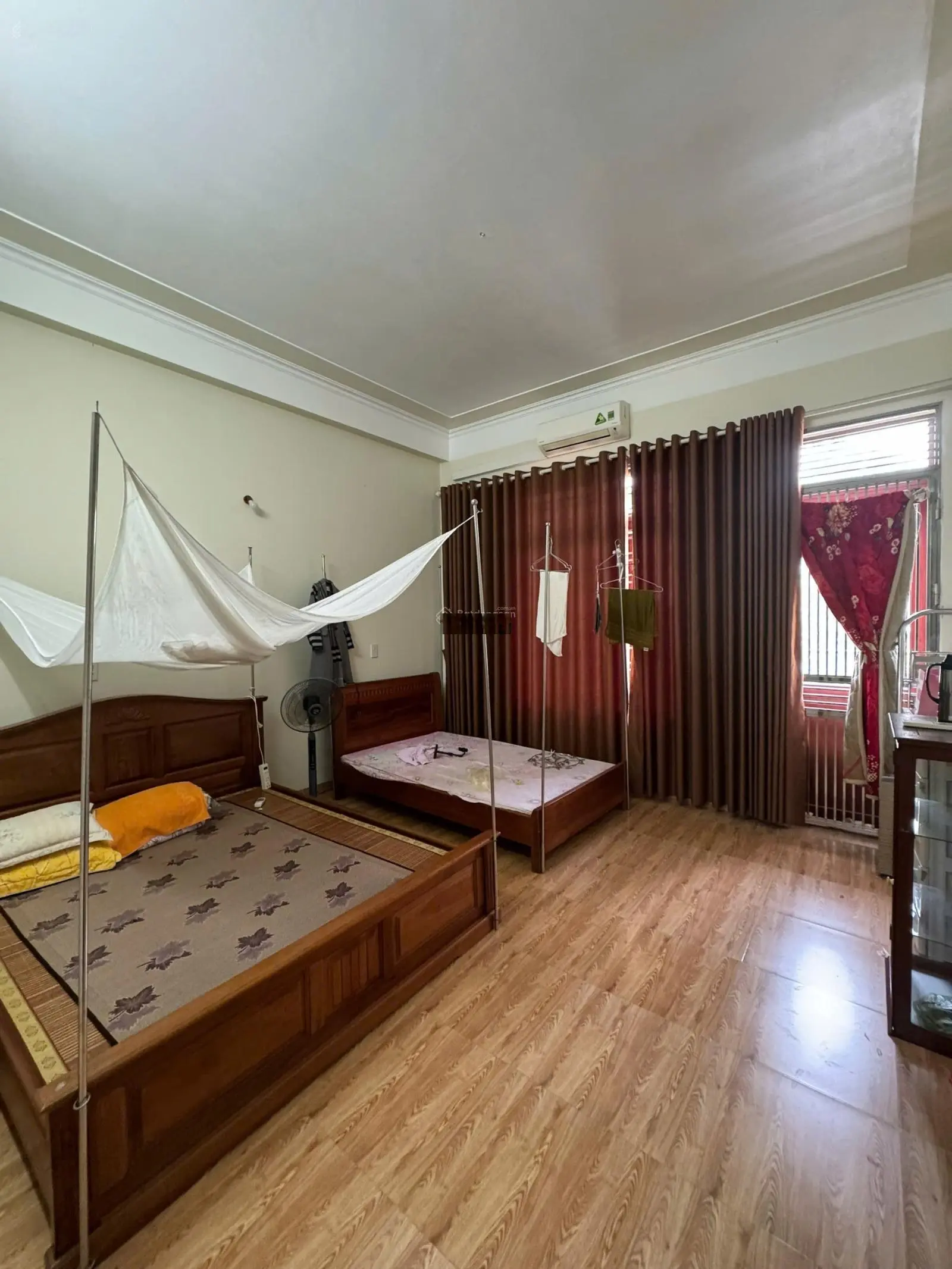 Bán nhà mặt vườn hoa - kđt Petro Thăng Long
