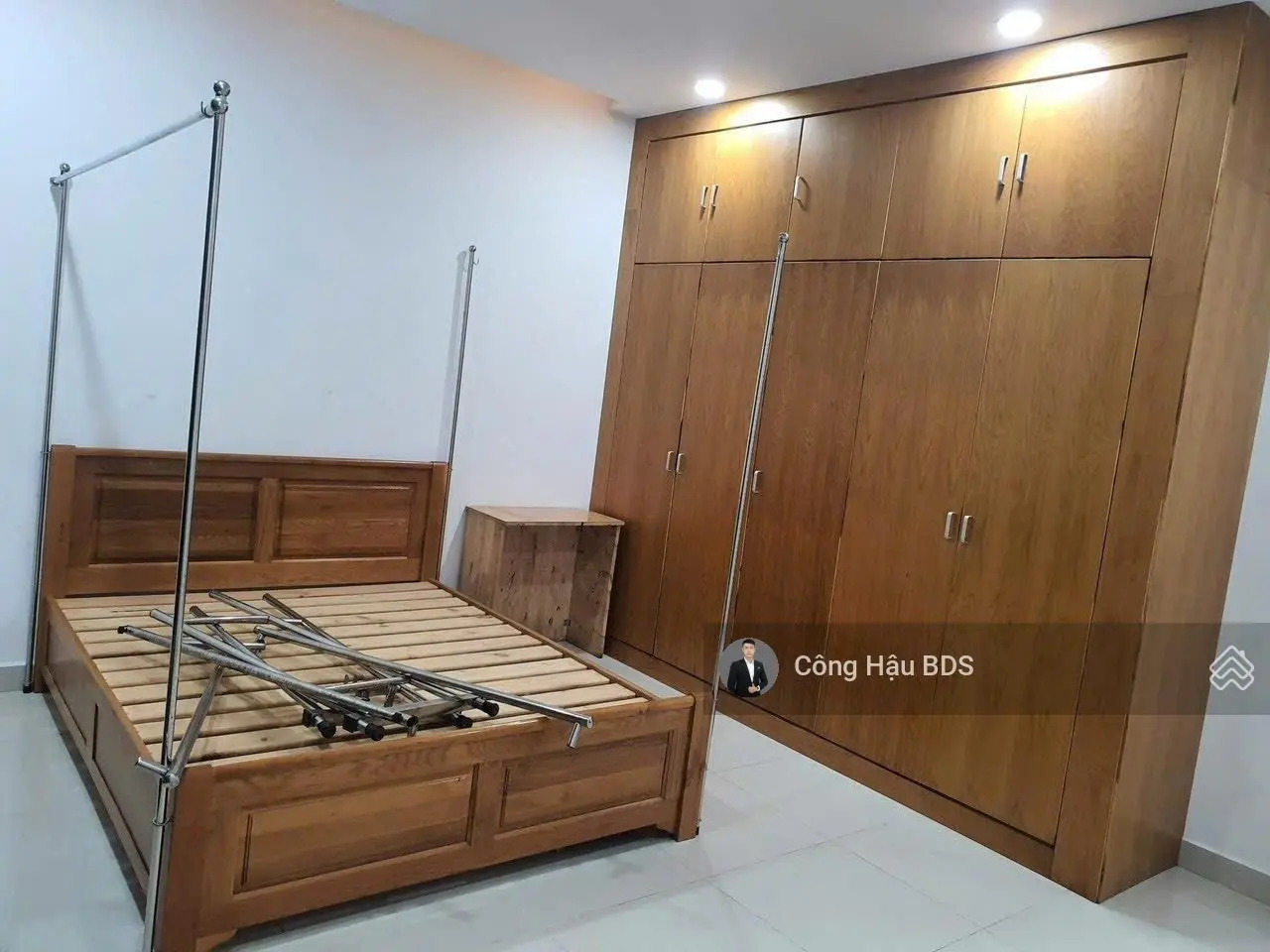 Nhà Trệt- 2 Lầu Sổ Hoàn Công. Gần Chợ Dĩ An 1. DT: 104M2 (5x 21m). Đường 5M. Giá: 5 Tỷ TL