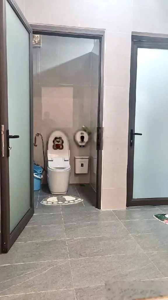 Hẻm 8m thông, 4.5x28m, 17 tỷ, đường Lý Thường Kiệt, Tân Bình.