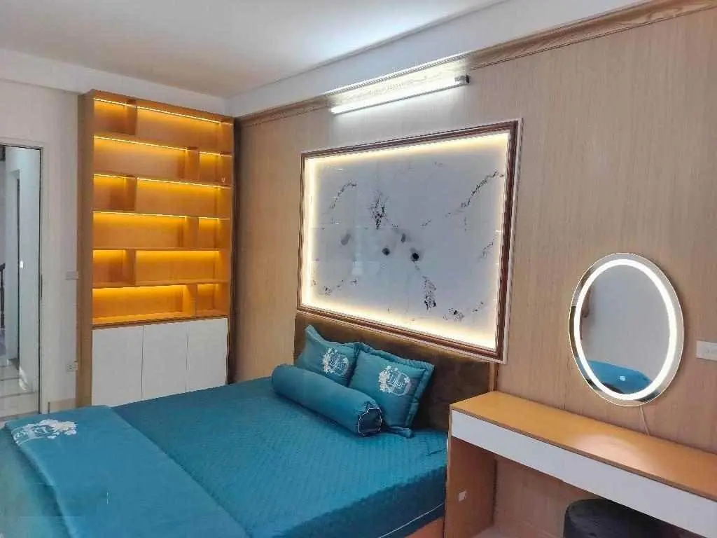 Nhà đẹp trương định 40m2-mt 4,5m-ngõ nông gần phố- giá hấp dẫn quá -xem ngay thông tin ạ